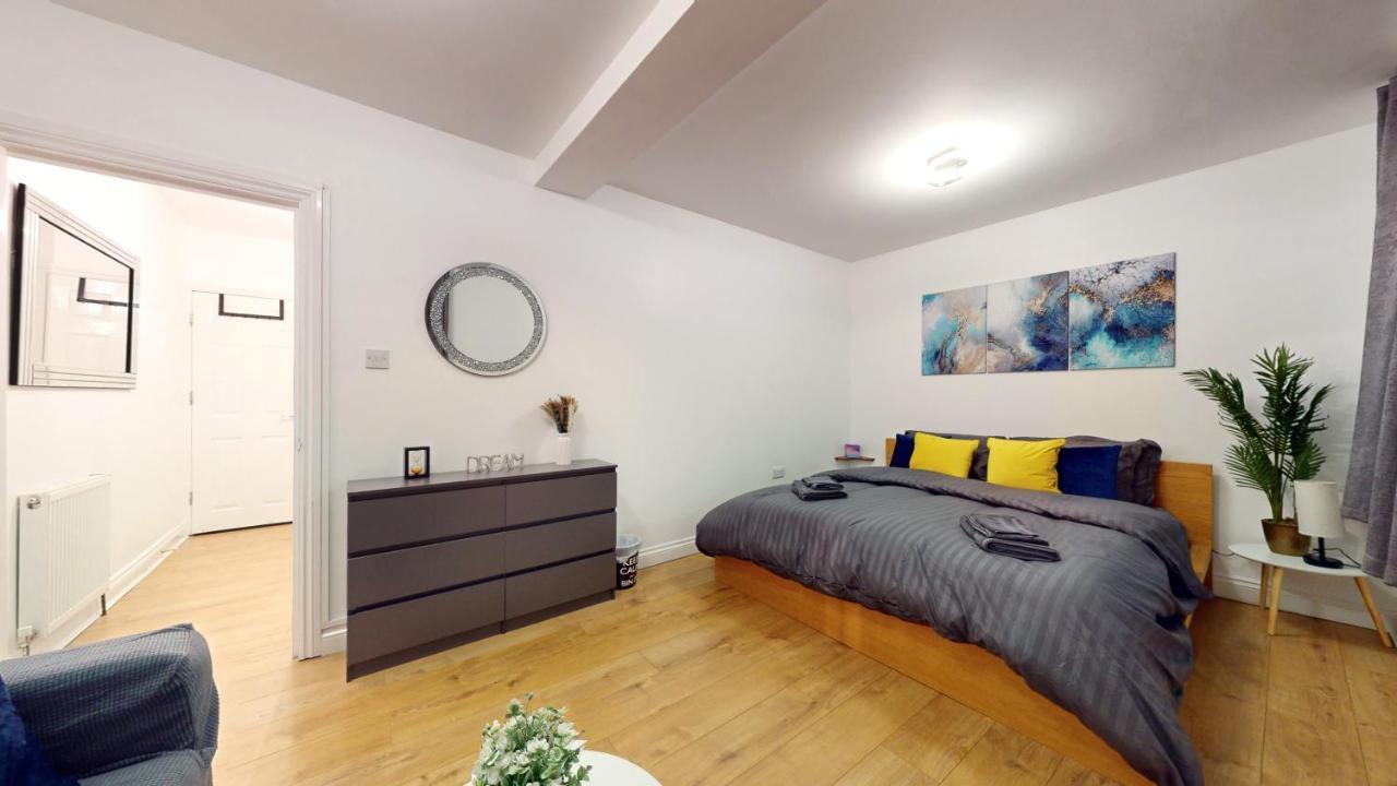 Spacious Duplex Apartment London